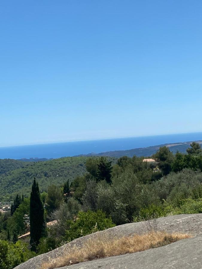 Charmant Appartement Au Coeur Du Village Tourrettes-sur-Loup Exterior foto